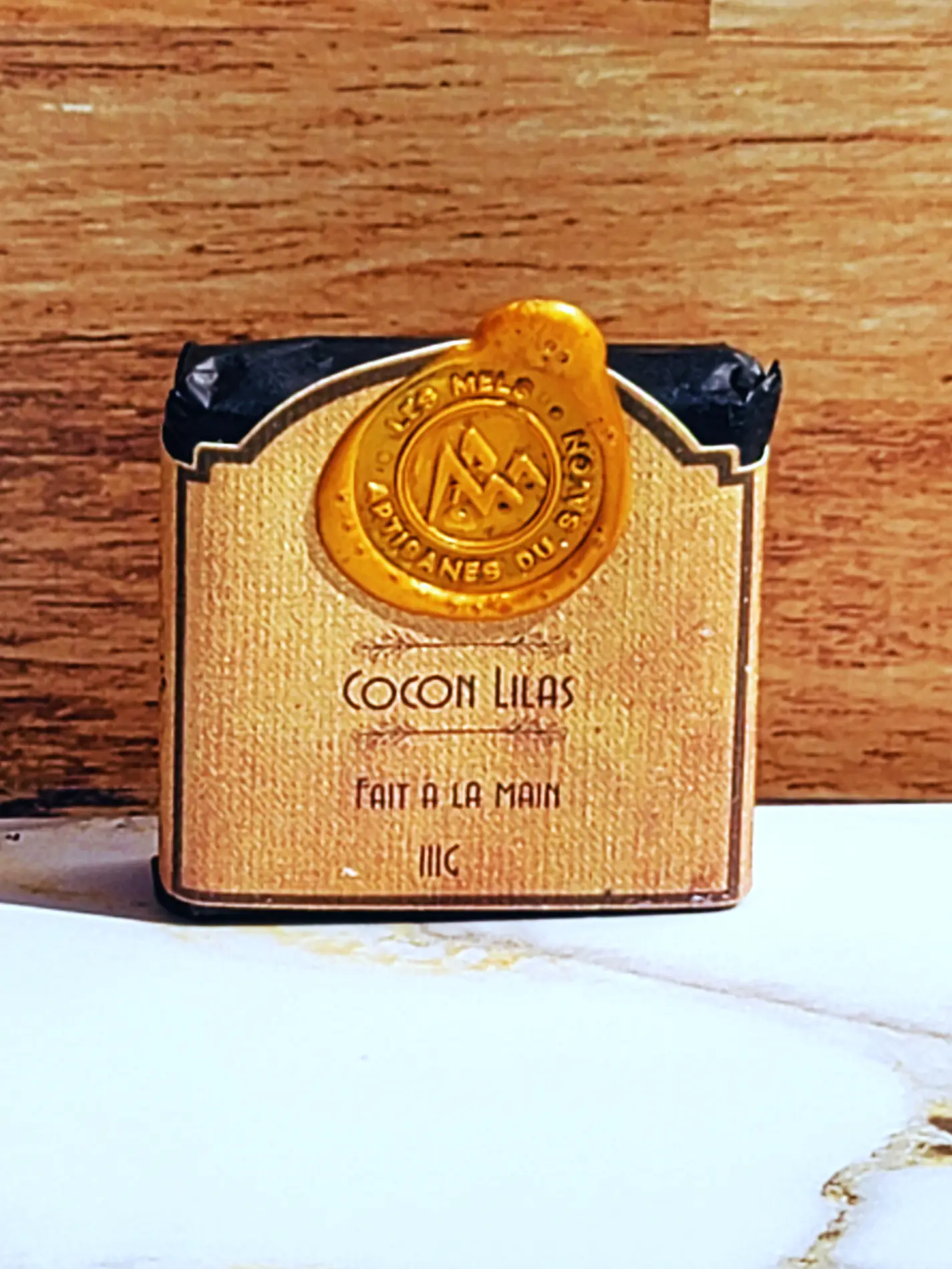 Savon naturel Cocon Lilas fait à la main.