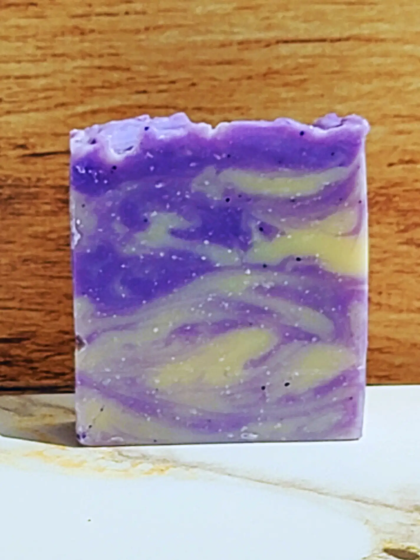 Savon naturel Cocon Lilas fait à la main.