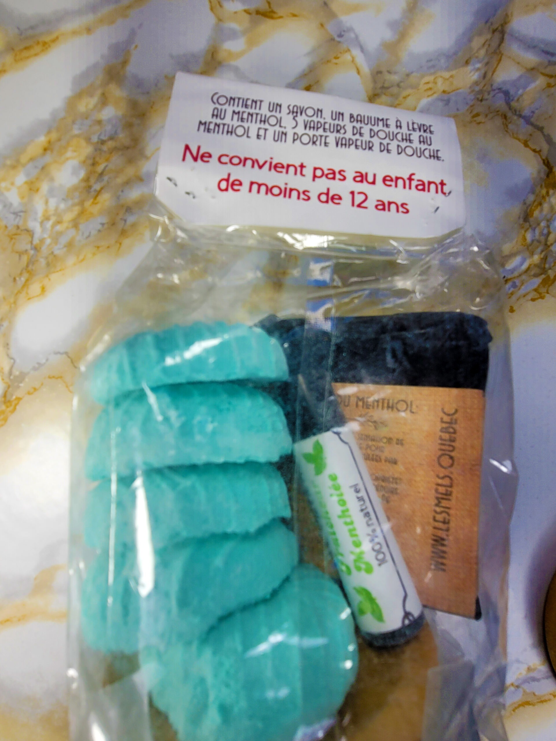 Ensemble Cadeau au menthol Les Mels avec savon, baume à lèvres, vapeurs de douche et porte-vapeur